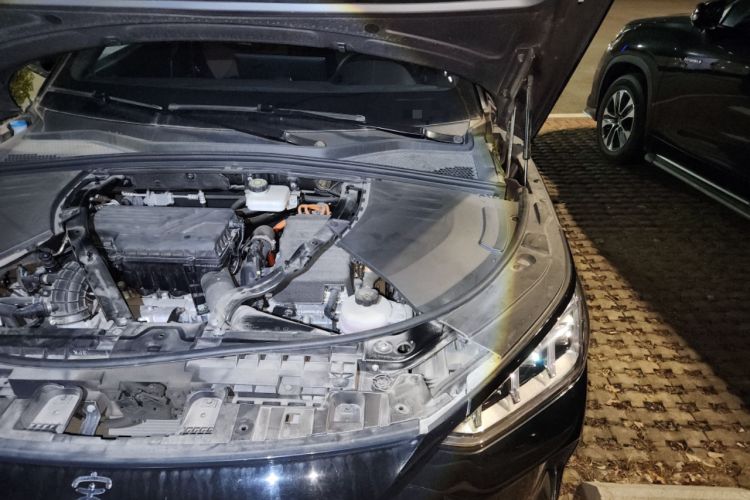 Used BYD Song PLUS New Energy 2021 DM-i 100KM Four-Wheel Drive Flagship PLUS Engine Bay Left
