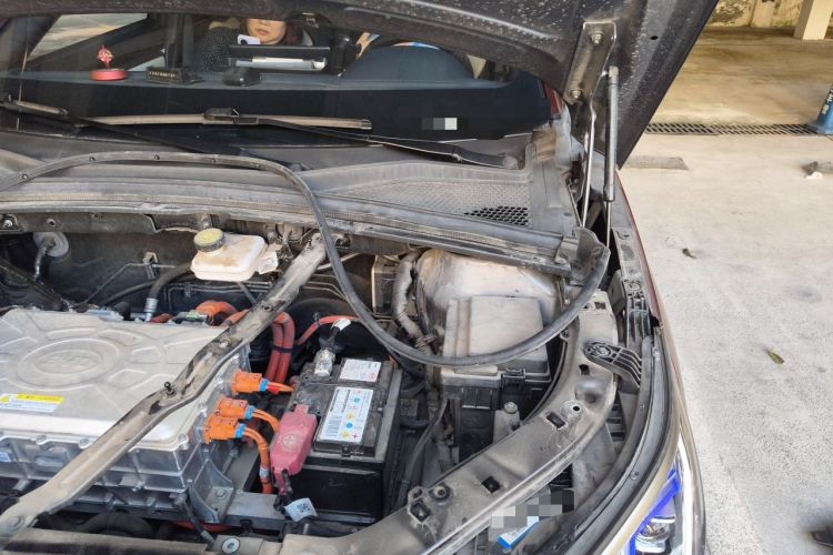 Used BYD Song PLUS New Energy 2021 EV Flagship Model Engine Bay Left