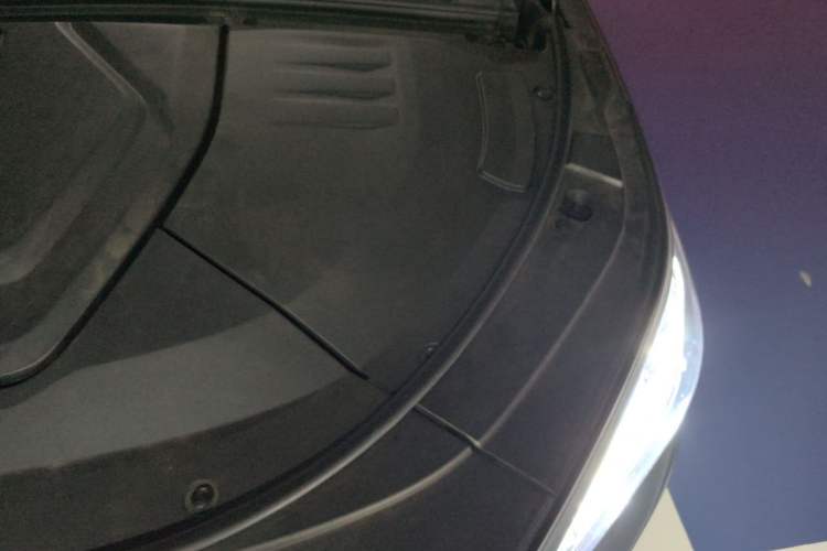 Used BYD Song PLUS New Energy 2021 EV Flagship Model Engine Bay Left