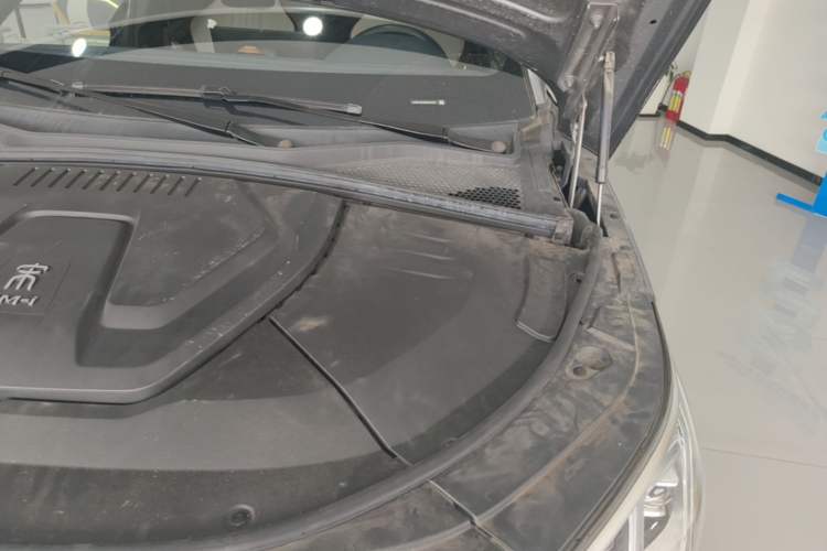 Used BYD Song PLUS New Energy 2021 DM-i 110KM Flagship Model Engine Bay Left
