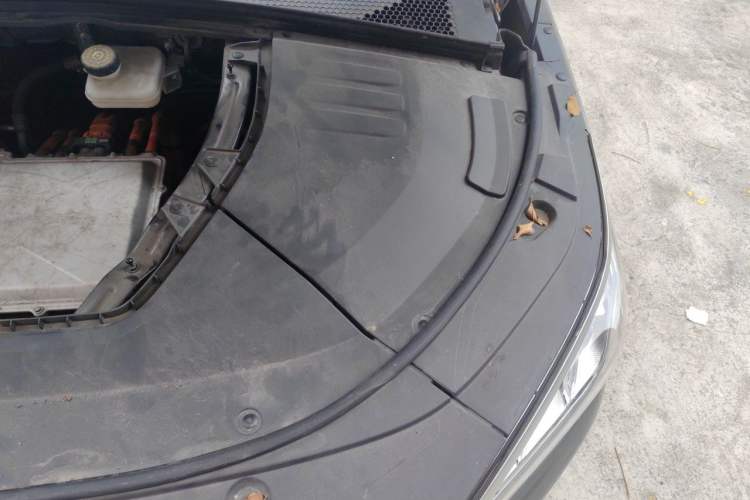 Used BYD Song PLUS New Energy 2021 EV Flagship Model Engine Bay Left