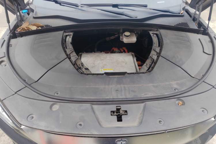 Used BYD Song PLUS New Energy 2021 EV Flagship Model Engine Bay