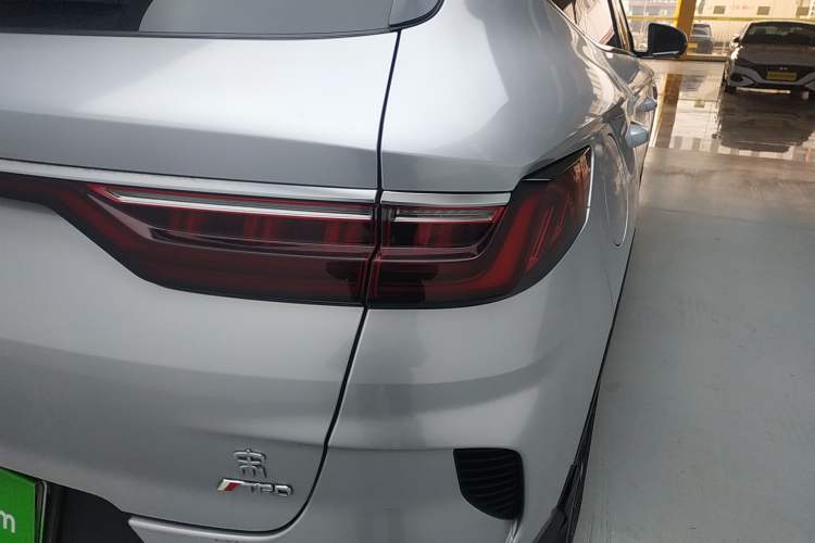 Used BYD Song PLUS New Energy 2021 EV Flagship Model Exterior 6