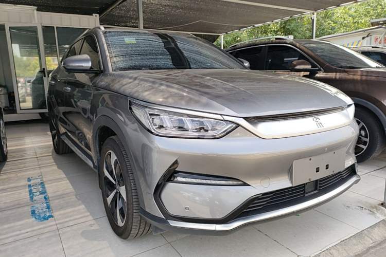 Used BYD Song PLUS New Energy 2021 EV Flagship Model Front Right 45 Deg