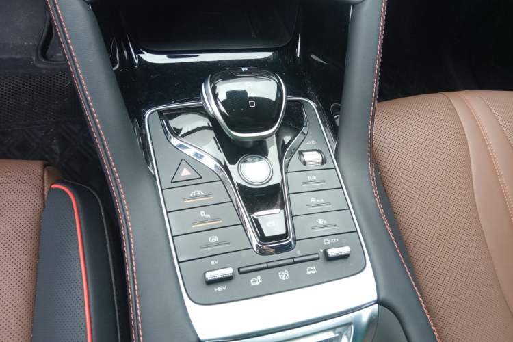 Used BYD Song PLUS New Energy 2021 DM-i 100KM Four-Wheel Drive Flagship PLUS Gear Lever