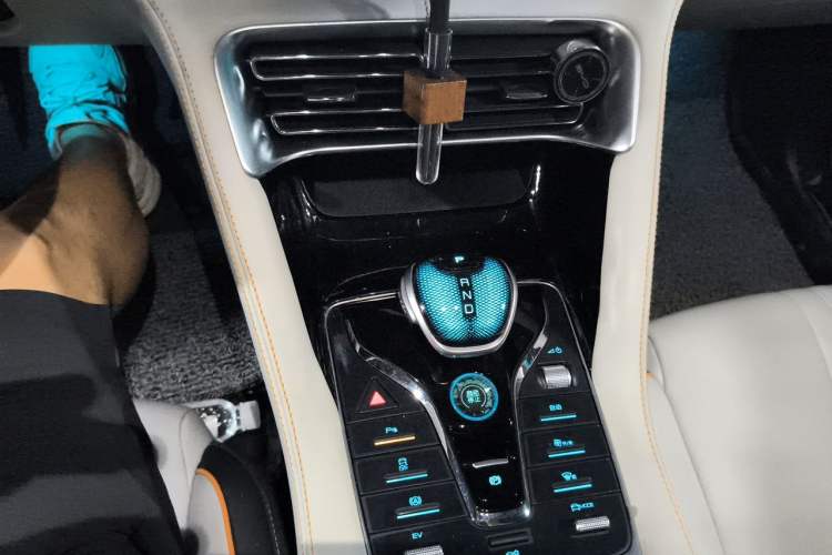 Used BYD Song PLUS New Energy 2021 DM-i 110KM Flagship Model Gear Lever