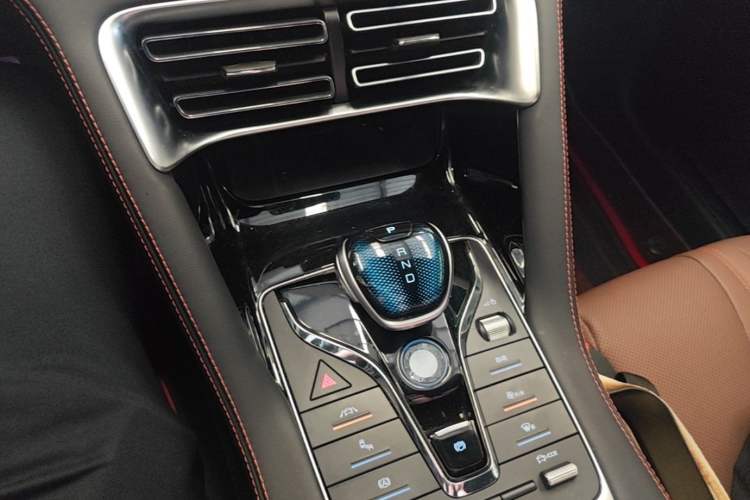 Used BYD Song PLUS New Energy 2021 DM-i 100KM Four-Wheel Drive Flagship PLUS Gear Lever