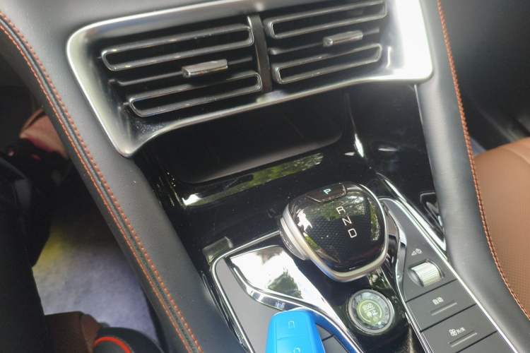 Used BYD Song PLUS New Energy 2021 DM-i 100KM Four-Wheel Drive Flagship PLUS Gear Lever