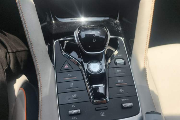 Used BYD Song PLUS New Energy 2021 DM-i 110KM Flagship Model Gear Lever