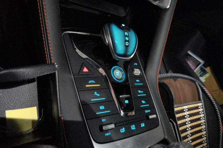 Used BYD Song PLUS New Energy 2021 DM-i 100KM Four-Wheel Drive Flagship PLUS Gear Lever