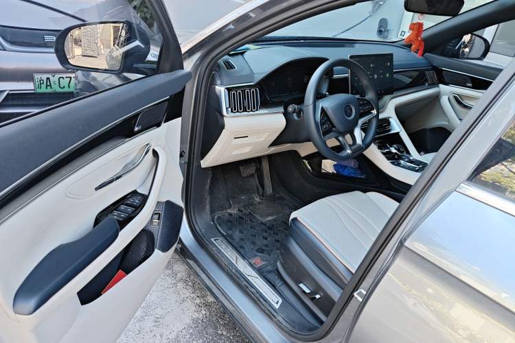 Used BYD Song PLUS New Energy 2021 DM-i 110KM Flagship PLUS Interior 3