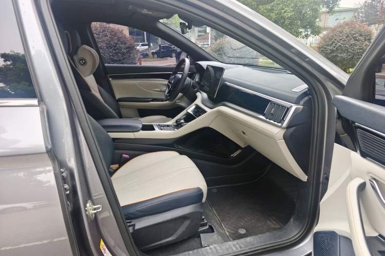 Used BYD Song PLUS New Energy 2021 DM-i 110KM Flagship Model Interior 6