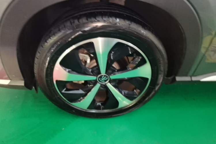 Used BYD Song PLUS New Energy 2021 DM-i 110KM Flagship Model Left Front Wheel Hub
