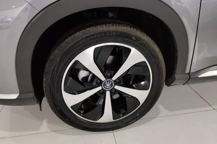 Used BYD Song PLUS New Energy 2021 DM-i 110KM Flagship PLUS Left Front Wheel Hub