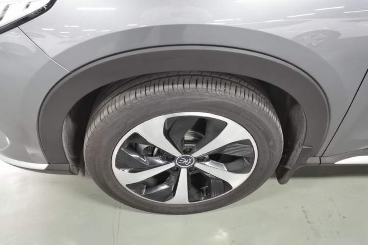 Used BYD Song PLUS New Energy 2021 DM-i 110KM Flagship PLUS Left Front Wheel Hub
