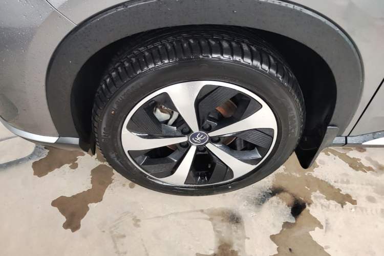 Used BYD Song PLUS New Energy 2021 DM-i 110KM Flagship Model Left Front Wheel Hub