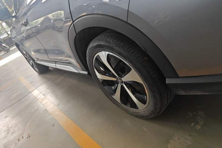 Used BYD Song PLUS New Energy 2021 DM-i 100KM Four-Wheel Drive Flagship PLUS Left Side Sill