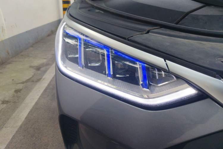 Used BYD Song PLUS New Energy 2021 DM-i 51KM Prestige Model Right Front Headlight