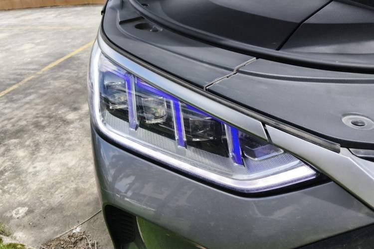 Used BYD Song PLUS New Energy 2021 DM-i 110KM Flagship PLUS Right Front Headlight