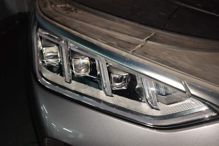 Used BYD Song PLUS New Energy 2021 DM-i 110KM Flagship Model Right Front Headlight