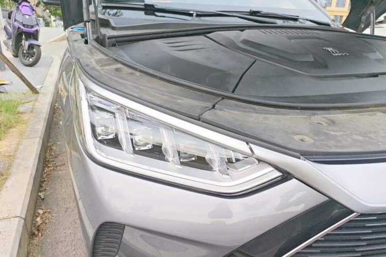 Used BYD Song PLUS New Energy 2021 DM-i 110KM Flagship Model Right Front Headlight