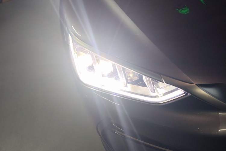 Used BYD Song PLUS New Energy 2021 EV Deluxe Model Right Front Headlight