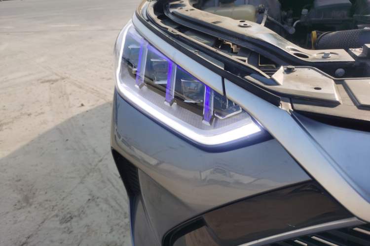 Used BYD Song PLUS New Energy 2021 DM-i 110KM Flagship PLUS Right Front Headlight