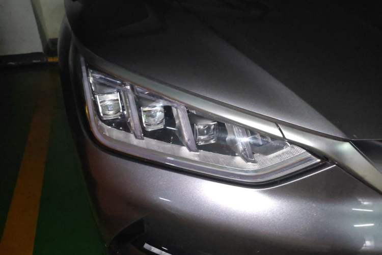 Used BYD Song PLUS New Energy 2021 EV Deluxe Model Right Front Headlight