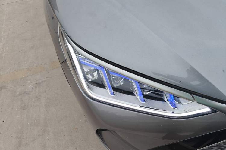 Used BYD Song PLUS New Energy 2021 DM-i 51KM Prestige Model Right Front Headlight