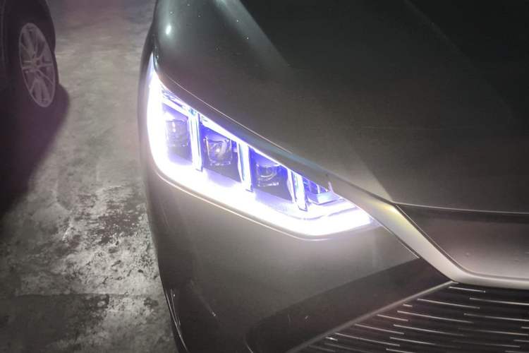 Used BYD Song PLUS New Energy 2021 DM-i 110KM Flagship Model Right Front Headlight