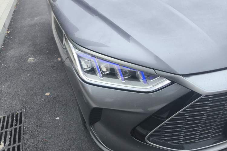 Used BYD Song PLUS New Energy 2021 DM-i 110KM Flagship PLUS 5G Edition Right Front Headlight