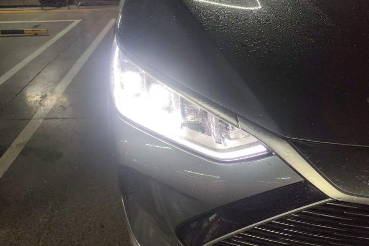 Used BYD Song PLUS New Energy 2021 DM-i 110KM Flagship Model Right Front Headlight