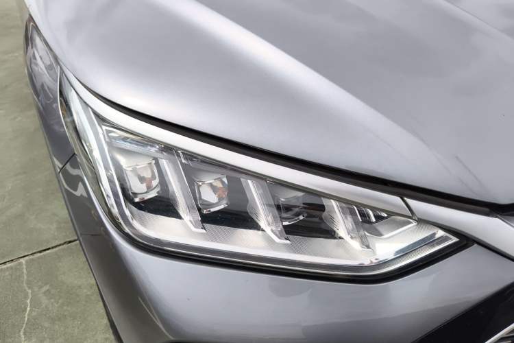 Used BYD Song PLUS New Energy 2021 DM-i 110KM Flagship Model Right Front Headlight