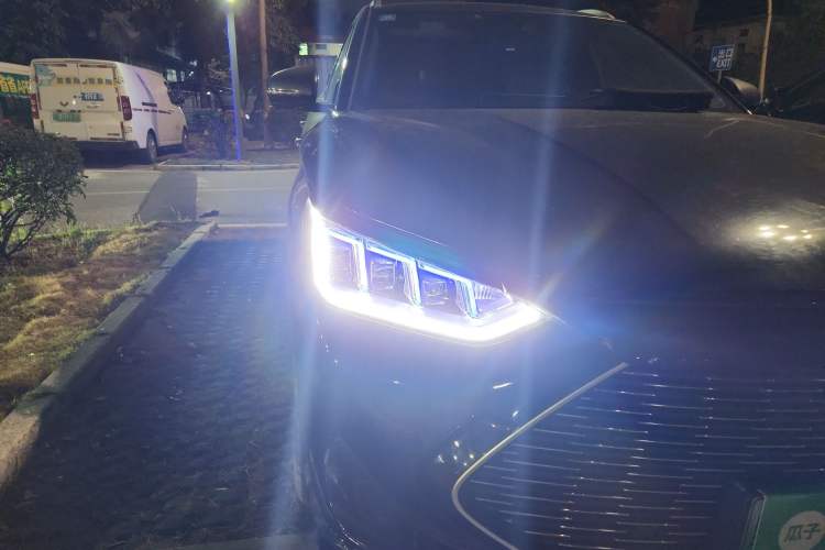 Used BYD Song PLUS New Energy 2021 DM-i 100KM Four-Wheel Drive Flagship PLUS Right Front Headlight