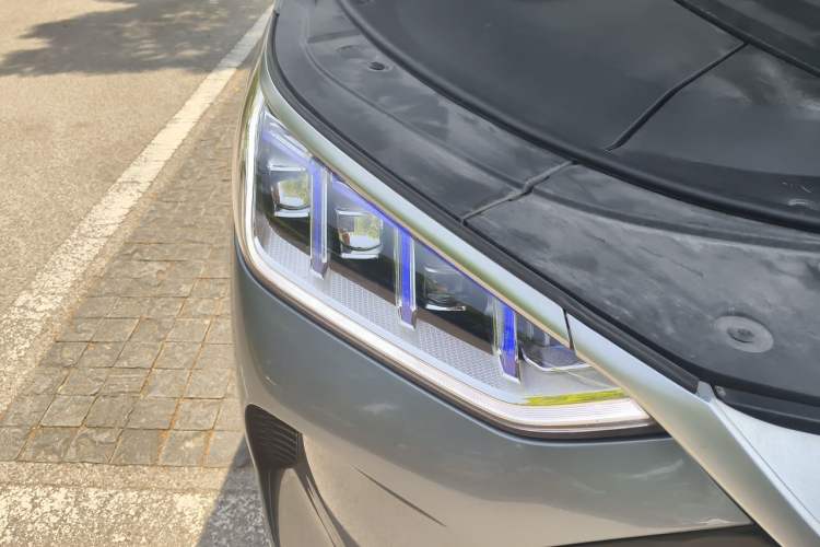Used BYD Song PLUS New Energy 2021 DM-i 110KM Flagship Model Right Front Headlight