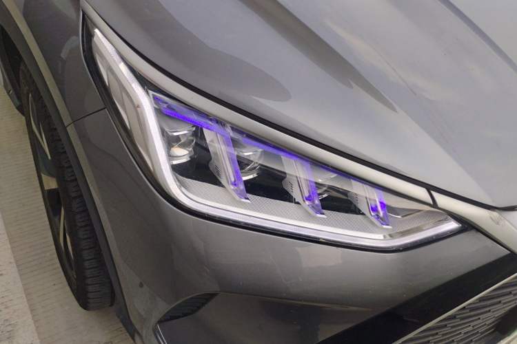 Used BYD Song PLUS New Energy 2021 DM-i 110KM Flagship PLUS Right Front Headlight