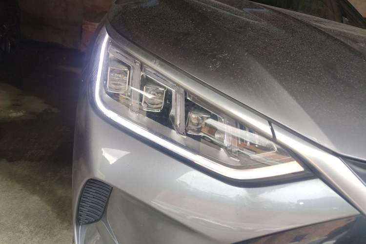 Used BYD Song PLUS New Energy 2021 DM-i 51KM Prestige Model Right Front Headlight
