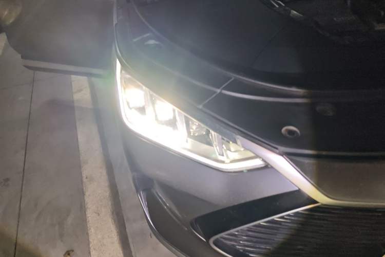 Used BYD Song PLUS New Energy 2021 DM-i 110KM Flagship Model Right Front Headlight