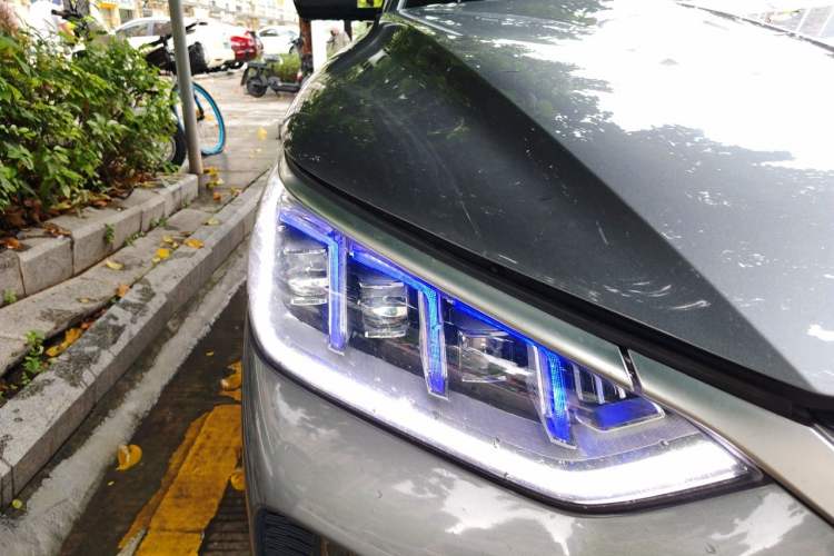 Used BYD Song PLUS New Energy 2021 DM-i 51KM Prestige Model Right Front Headlight