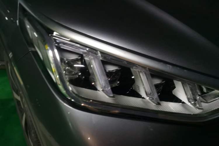 Used BYD Song PLUS New Energy 2021 DM-i 110KM Flagship Model Right Front Headlight