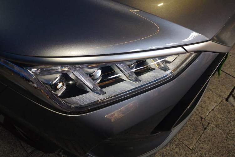 Used BYD Song PLUS New Energy 2021 DM-i 110KM Flagship PLUS Right Front Headlight