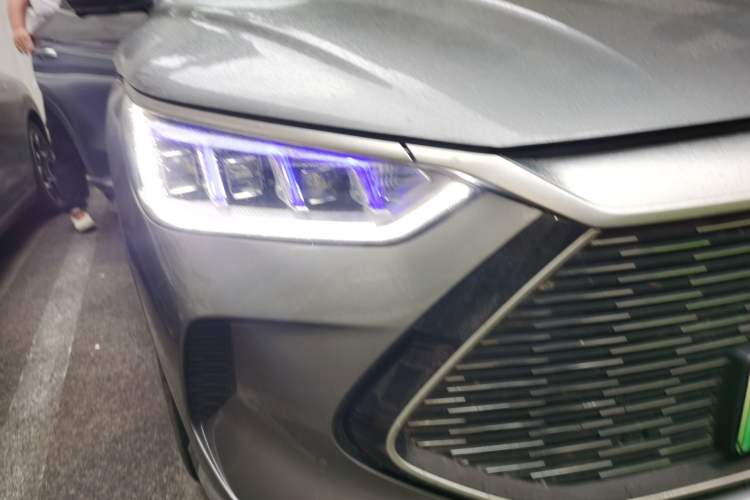 Used BYD Song PLUS New Energy 2021 DM-i 110KM Flagship PLUS Right Front Headlight