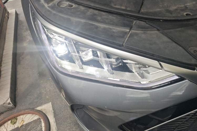 Used BYD Song PLUS New Energy 2021 DM-i 110KM Flagship Model Right Front Headlight
