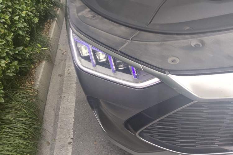 Used BYD Song PLUS New Energy 2021 DM-i 110KM Flagship PLUS Right Front Headlight