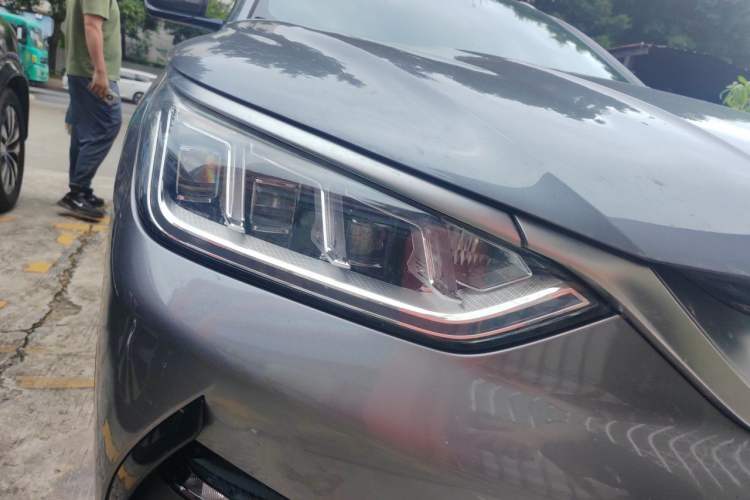 Used BYD Song PLUS New Energy 2021 EV Flagship Model Right Front Headlight