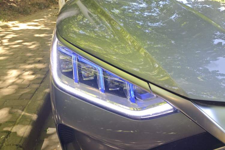 Used BYD Song PLUS New Energy 2021 DM-i 110KM Flagship Model Right Front Headlight