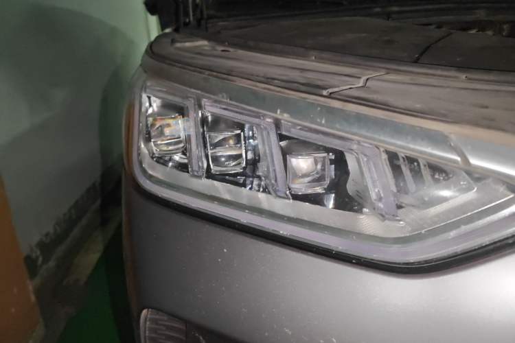 Used BYD Song PLUS New Energy 2021 DM-i 51KM Prestige Model Right Front Headlight