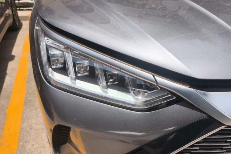 Used BYD Song PLUS New Energy 2021 DM-i 110KM Flagship Model Right Front Headlight