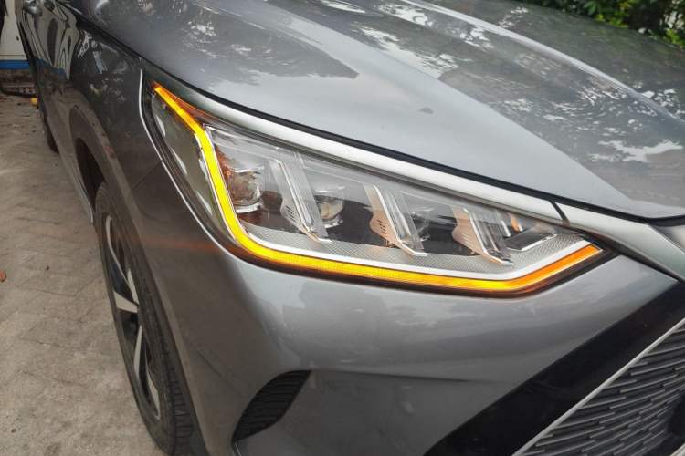 Used BYD Song PLUS New Energy 2021 DM-i 51KM Prestige Model Right Front Headlight
