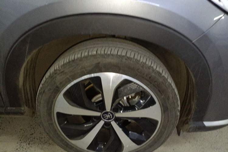 Used BYD Song PLUS New Energy 2021 DM-i 110KM Flagship PLUS Right Front Wheel Hub